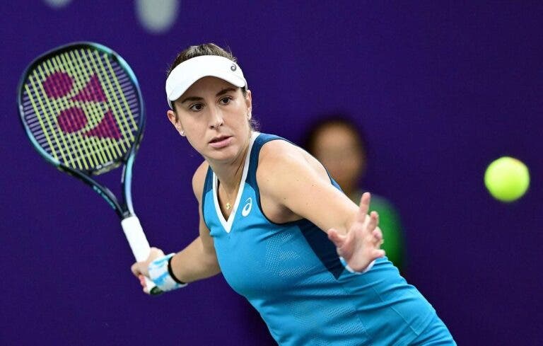 Mamãe Bencic volta um ano depois à ação com arraso em torneio ITF