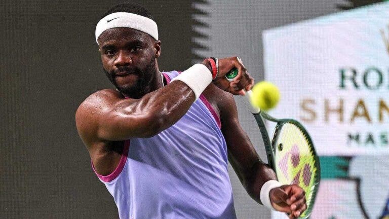 Tiafoe pede desculpas após atitude lamentável: “Eu não sou assim!”