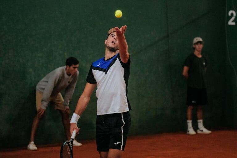 Jaime Faria salva match points em Valencia rumo à segunda final de Challenger da carreira