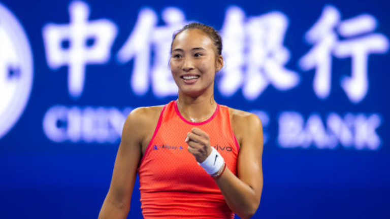 Zheng e Pegula avançam para as oitavas de final em Wuhan