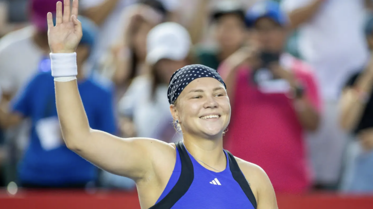 Shnaider atropela na final em Hong Kong e iguala Sabalenka em número de títulos no ano