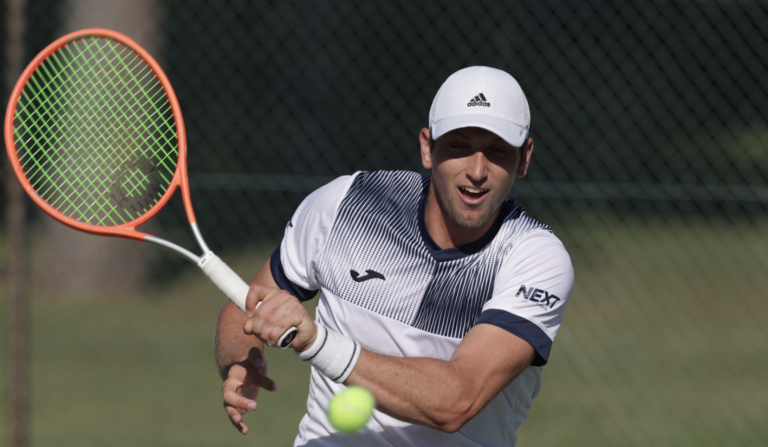 Diogo Marques avança às quartas em Vale do Lobo sem precisar entrar em quadra