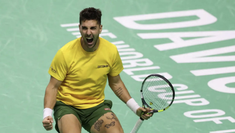 Austrália-EUA, 1-0: Kokkinakis derrota Shelton após tie-break épico com 11 match points