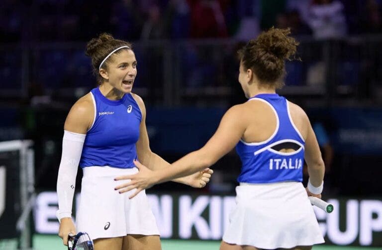 Itália vai à final da BJK Cup após vitória épica com Errani sacando por baixo contra Swiatek… em pelo match point