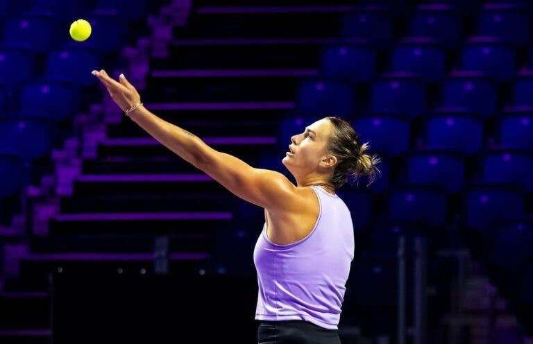 Saiba onde assistir Sabalenka x Zheng no WTA Finals ao vivo hoje