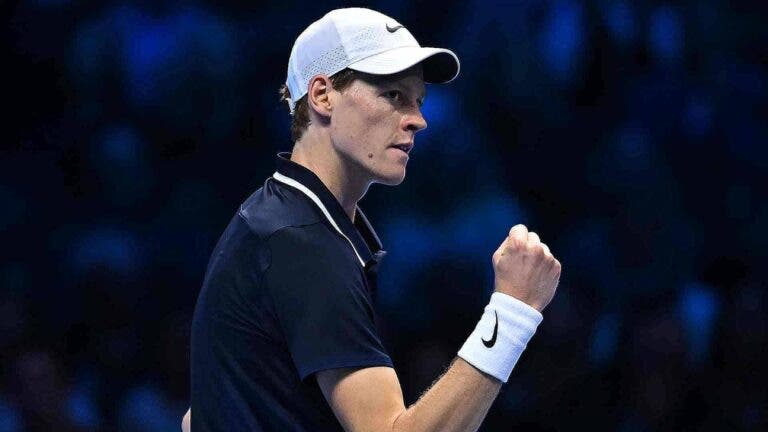 Sinner derrota Fritz no melhor jogo do ATP Finals e está perto das semifinais em Turim