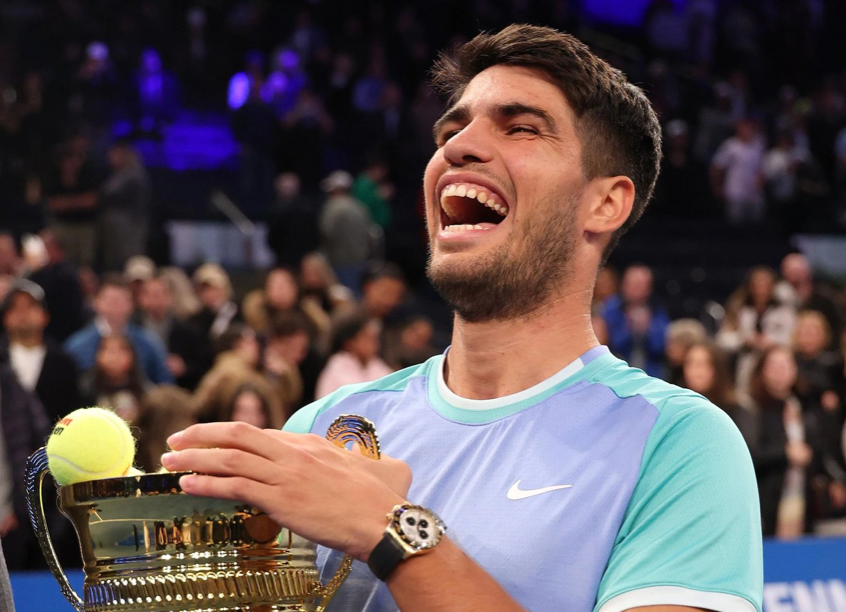 [VÍDEO] Alcaraz se veste de Papai Noel e revela o que daria de presente para Sinner, Djokovic e Nadal