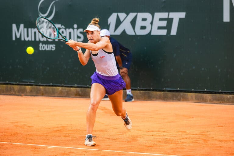 Luiza Fullana estreia em torneios WTA com derrota para polonesa em Florianópolis