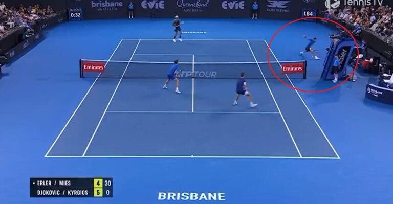 [VÍDEO] Djokovic dispara bola por fora da rede e leva Brisbane (e Kyrgios) à loucura