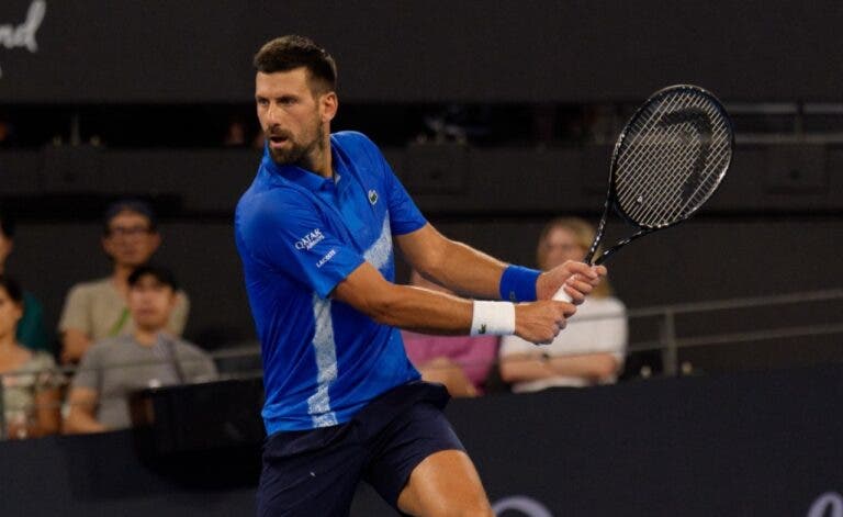 Djokovic passeia na abertura da temporada em Brisbane e enfrenta Monfils em busca do… 20-0