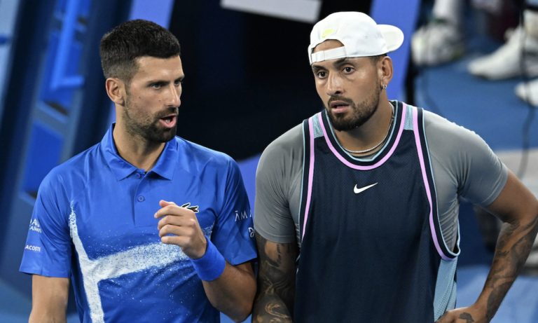 Djokovic e Kyrgios deixam escapar vantagem e caem nas duplas em Brisbane