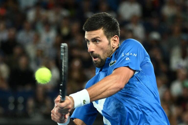 Djokovic leva susto, mas vence e avança no Australian Open