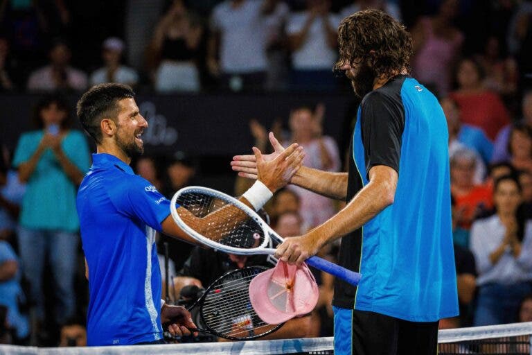 Opelka se emociona após vitória sobre Djokovic: “Enfrentei muitas incertezas e dúvidas”