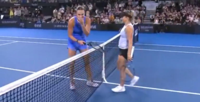 [VÍDEO] O motivo peculiar da divertida conversa entre Sabalenka e Putintseva na rede