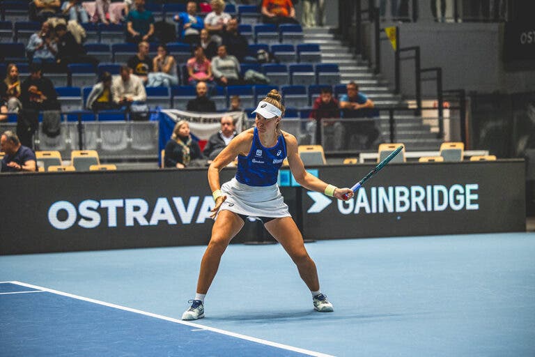 Bia Haddad perde oitava seguida e Brasil não tem mais chances de ir ao Finals da BJK Cup