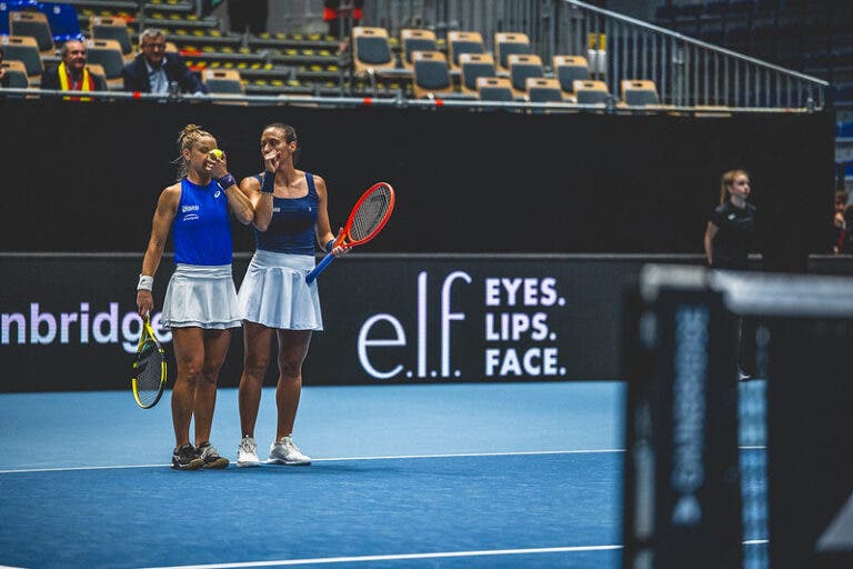 Laura Pigossi e Luisa Stefani encerram participação do Brasil nos qualifiers da BJK Cup com derrota