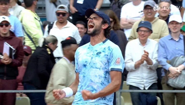 Vacherot faz história com vitória arrasadora em Monte Carlo