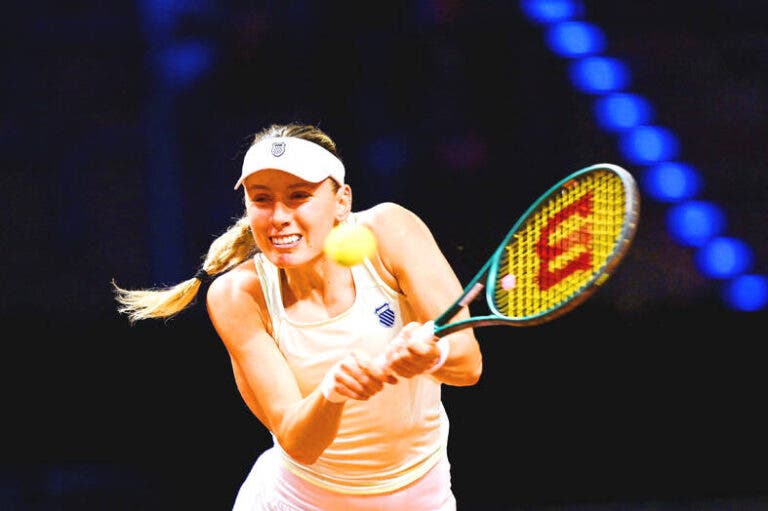 Alexandrova dá ‘pneu’ em Pegula e brilha a caminho das semis em Stuttgart