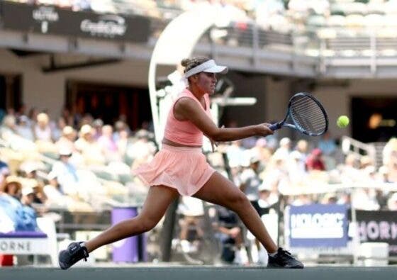Kenin continua em forma e bate Kasatkina rumo aos ‘quartos’ em Charleston