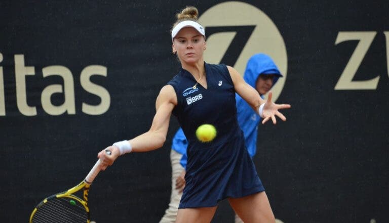 Laura Pigossi desperdiça match point e cai nas oitavas em Bogotá