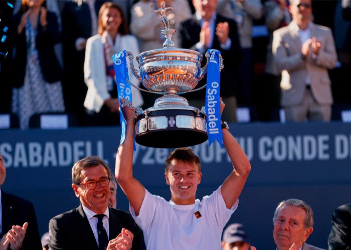 Rune revela que se inspirou em Djokovic na final olímpica para vencer Alcaraz