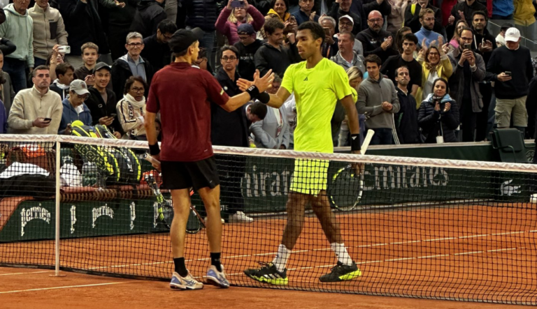 Surreal: Auger-Aliassime volta a perder de dois sets acima em um Slam e cai em Roland Garros