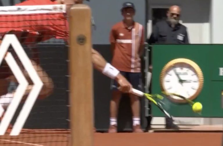 [VÍDEO] Rune leva público de Roland Garros à loucura com um dos pontos do ano