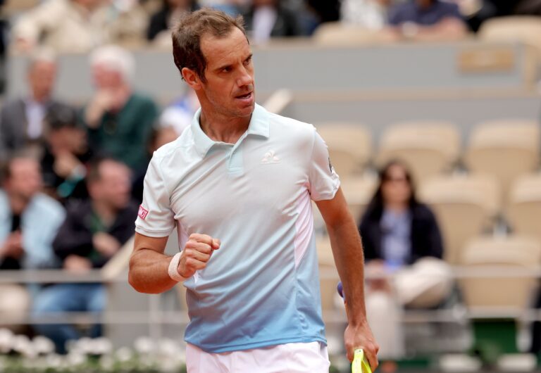 Gasquet saiu da aposentadoria um mês e meio depois e derrotou um top 20 na Copa Hopman