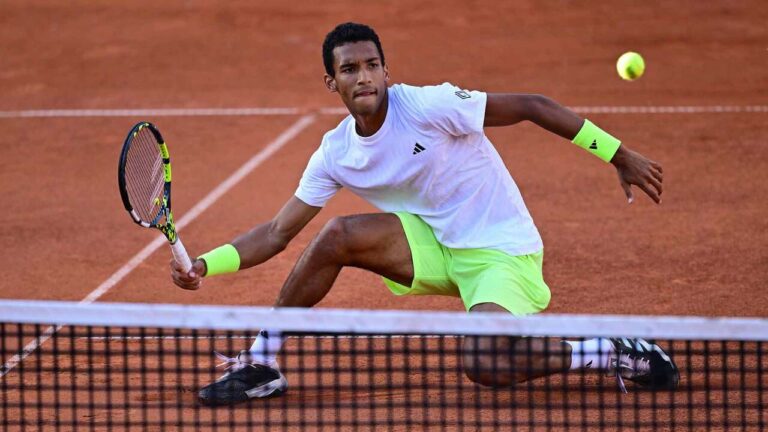Auger-Aliassime complica (muito), mas sobrevive a montanha-russa em Hamburgo