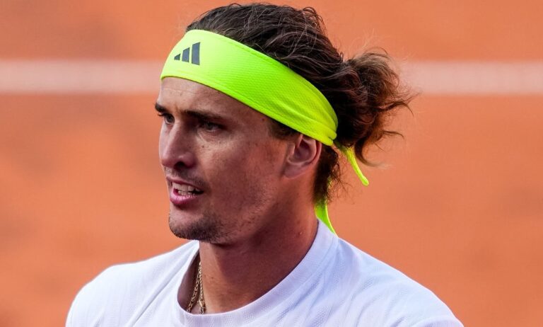 Zverev volta a decepcionar e cai nas oitavas em Hamburgo