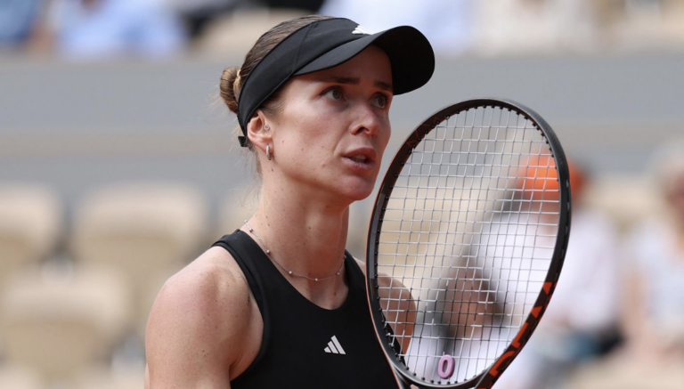 Svitolina salva match points e vira para bater Paolini rumo às quartas de Roland Garros