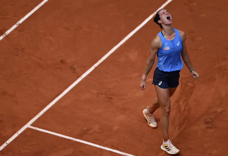 Boisson se torna apenas a segunda tenista da história a alcançar feito raro em Roland Garros