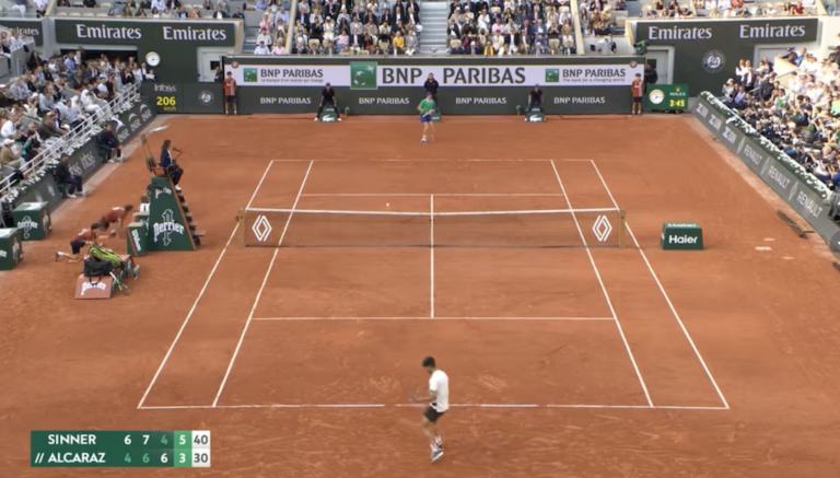 [VÍDEO] Os três match points salvos por Alcaraz na final de Roland Garros