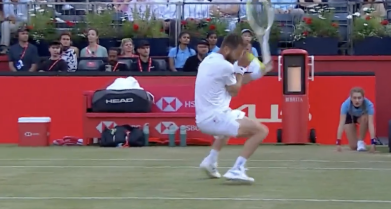 [VÍDEO] Fritz acerta Moutet no Queen’s Club