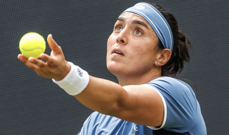 Lucky loser Jabeur atropela Paolini e avança para as quartas em Berlim