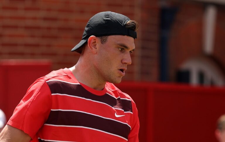 Draper domina na estreia no Queen’s Club; De Minaur é dominado e cai