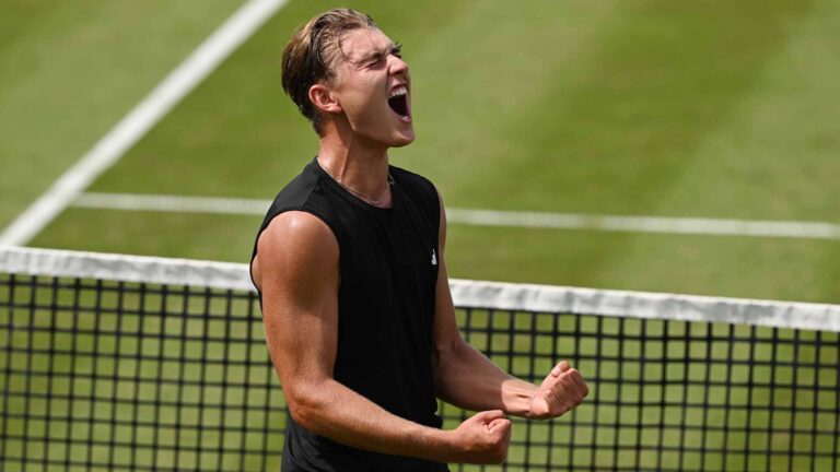 Engel faz mais história em Stuttgart e é o mais jovem nas quartas na grama desde… Becker