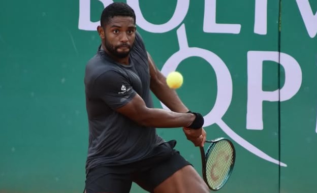 João Lucas Reis vence 13ª seguida rumo às semis em Santa Cruz