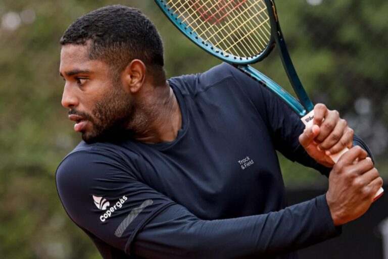 João Lucas Reis vence duelo 100% nacional e avança às quartas na Romênia