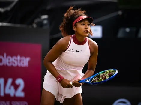 Osaka soma a sua primeira vitória na grama em 2025 e avança na Alemanha