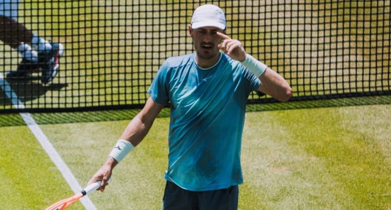 Tomic volta a vencer em um torneio ATP mais de cinco anos depois