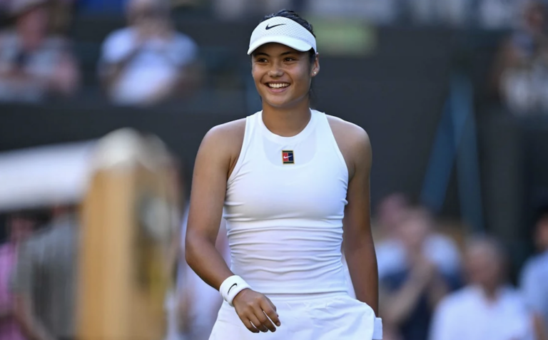 Emma Raducanu contrata ex-treinador de Nadal até ao final do ano