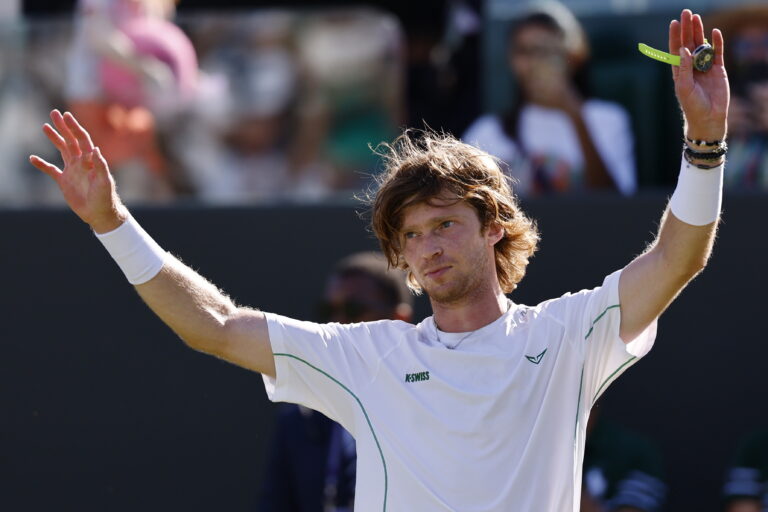 Rublev avança em Wimbledon, Tiafoe é mais um cabeça de chave eliminado