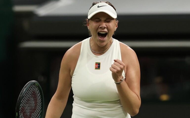 Anisimova brilha rumo às quartas de Wimbledon pela segunda vez
