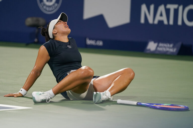 Andreescu desiste por lesão em Montreal; Navarro e Kasatkina avançam