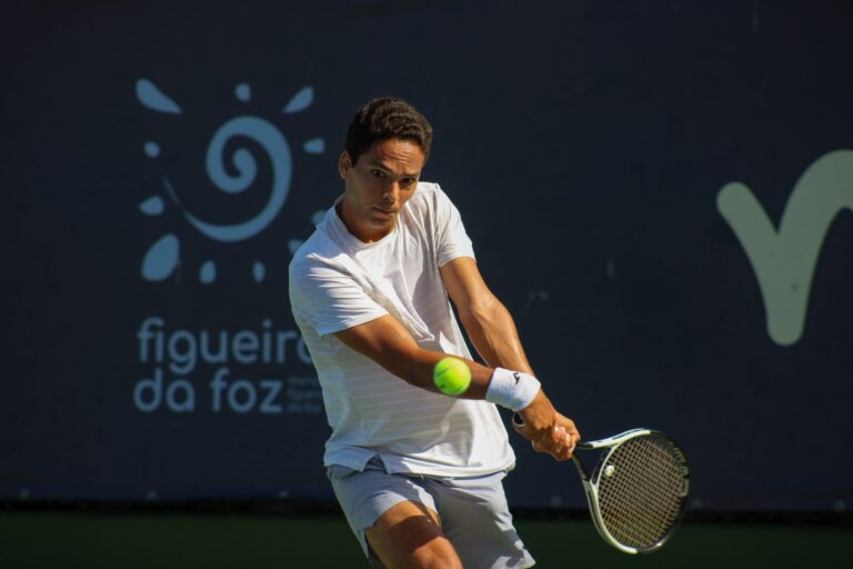 Elias, Pereira, Araújo, Domingues e Batista aumentam para nove o número de portugueses nas oitavas na Figueira