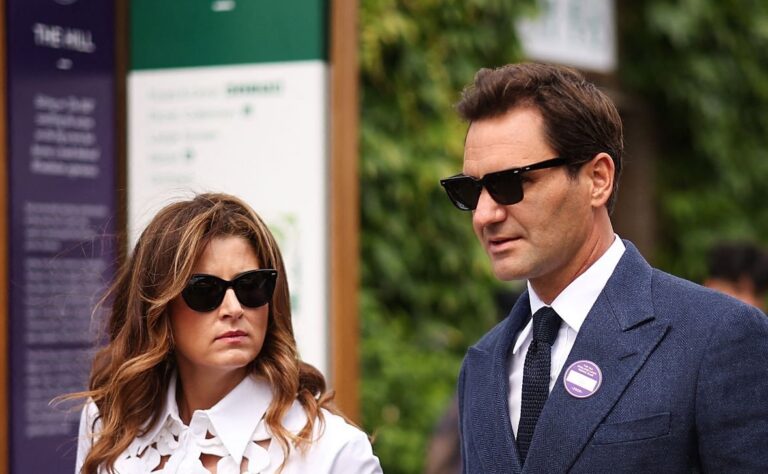 Roger Federer retorna a Wimbledon para assistir jogo… de Djokovic