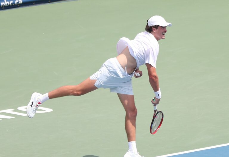 João Fonseca faz atuação ruim e cai na estreia em Toronto