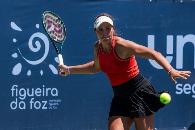 Francisca Jorge fica pelas ‘meias’ de singulares na Quinta do Lago antes da final de pares