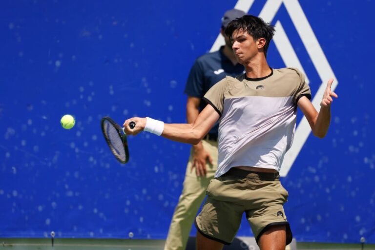 Tiago Pereira aproxima-se do quadro principal em Valência